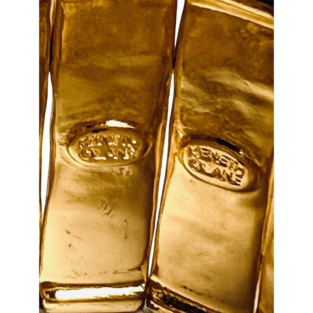 Kenneth Jay Lane Gold Tone Panel Stretch Bracelet (6245) - Picture 3 of 7